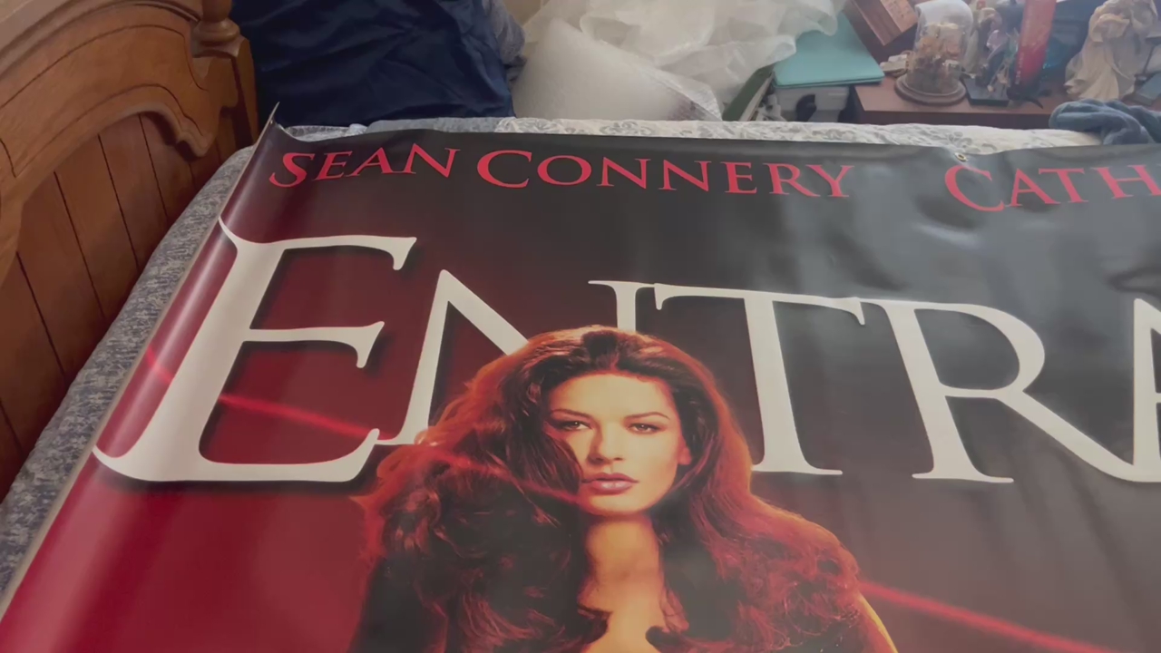 Sean Connery Catherine Zeta-Jones entrapment silk screen