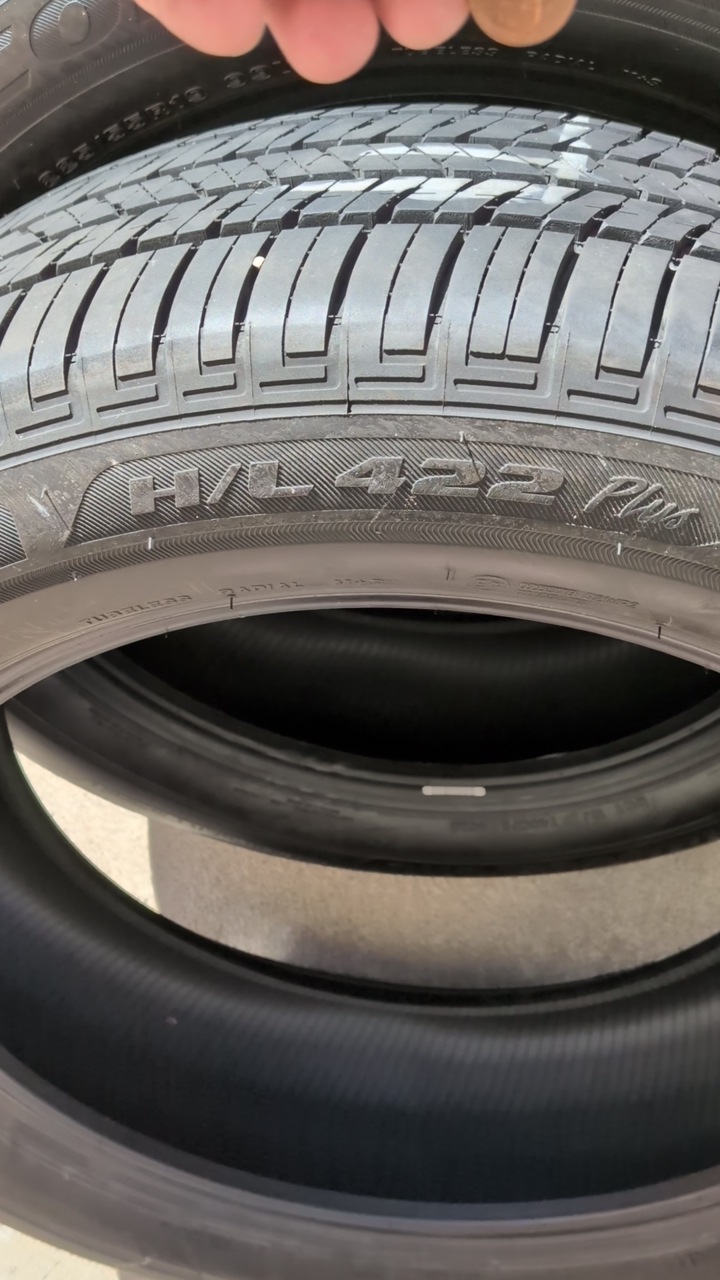 Brand new tires for sunny days Bridgestone ecopia h/l 422 plus 225/55r19 99v