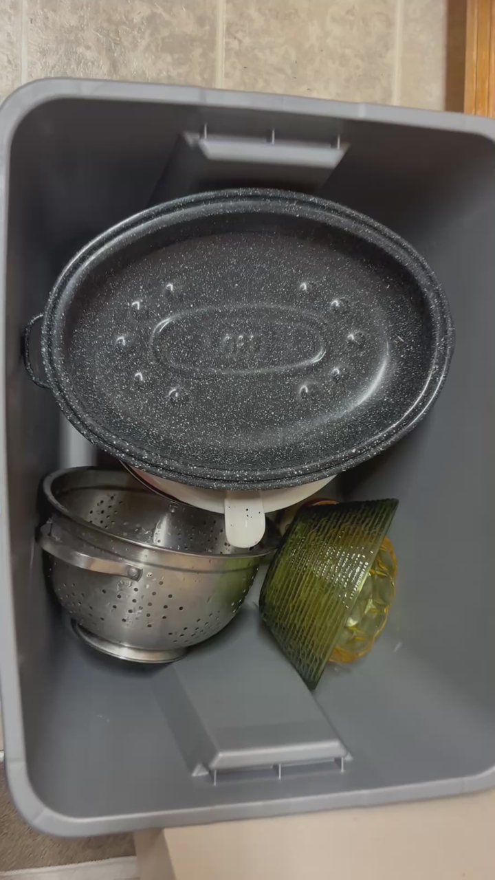 Miscellaneous kitchen items