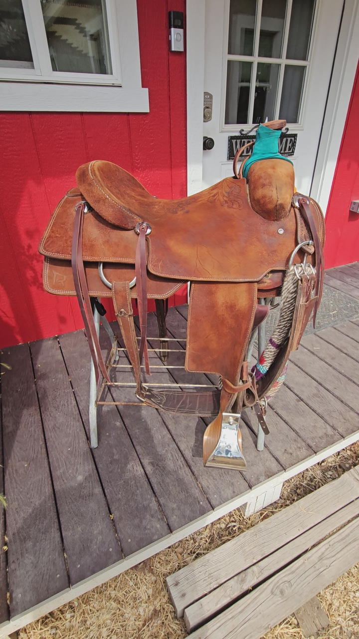 16.5 twisted r saddle