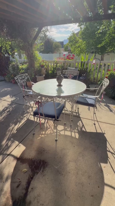 Vintage patio set with 4 chairs Ivy styled 48” W