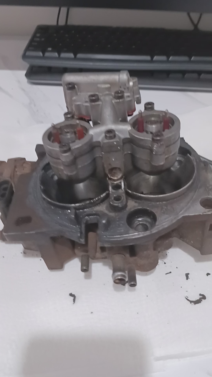 1987 Chevrolet Silverado 2500 carburetor