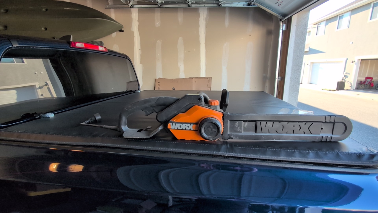 Electric Chainsaw: Worx 18 in.