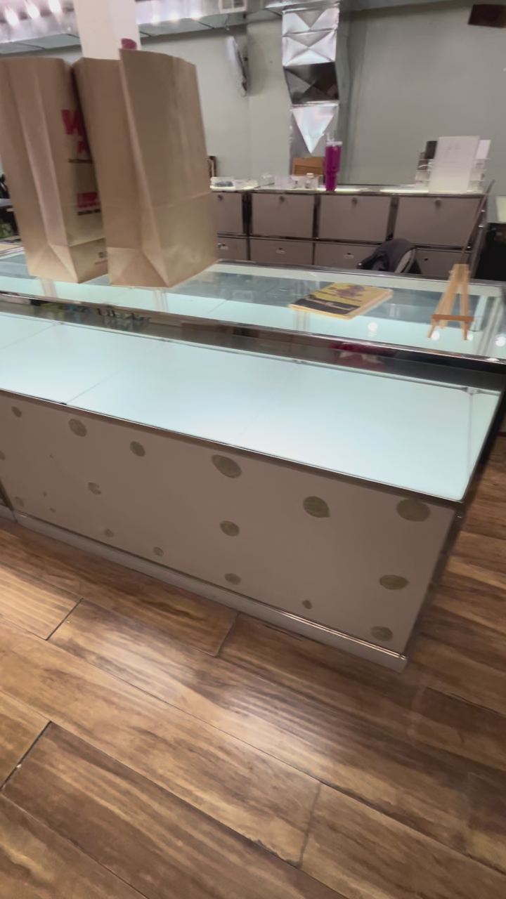 Jewelry lighted display cases