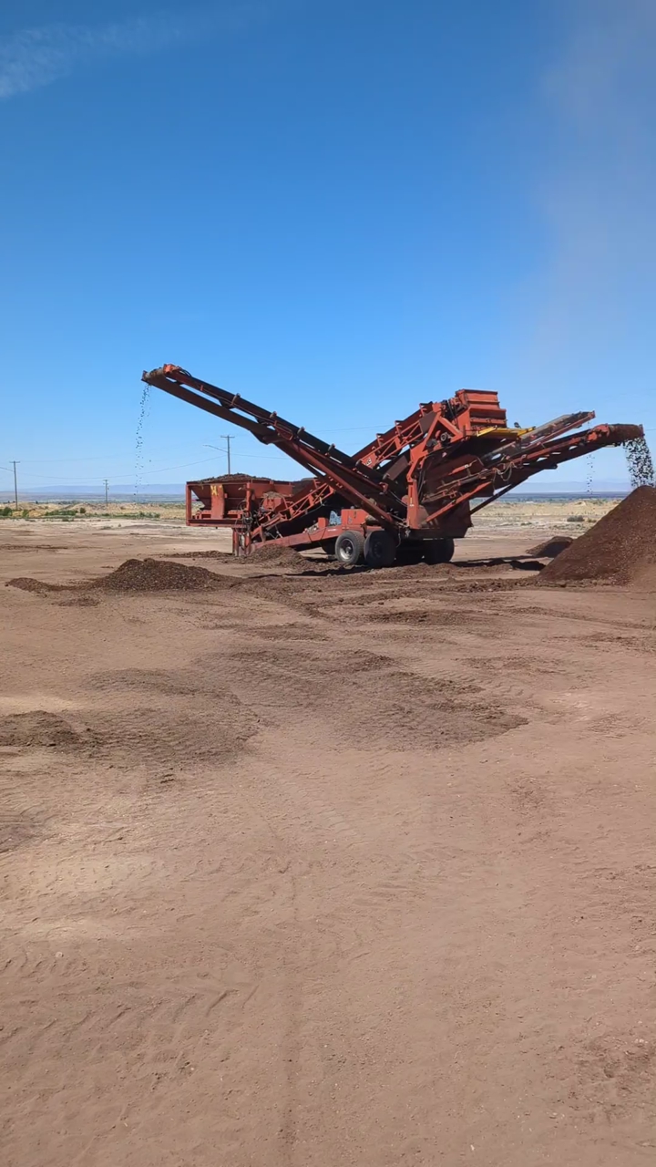 Extec Screener - Extec "Srelives" Tow-Behind Process Equipment - Model 2736