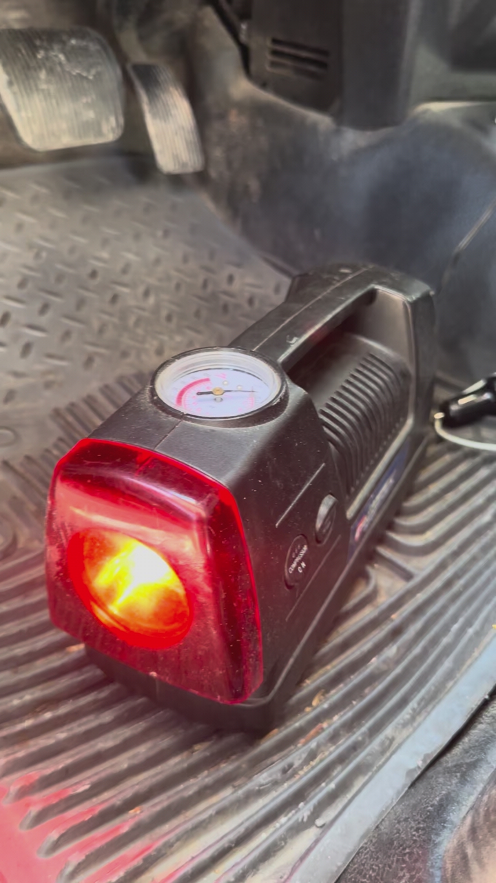 Campbell Hausfeld 12 Volt Inflator (RP3000